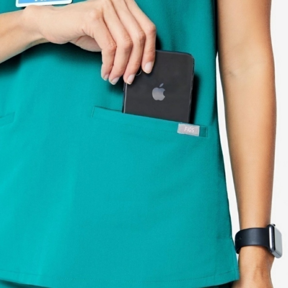 FIGS Women’s Casma Three Pocket Scrub Scrub Top in Limited Edition Teal Size XL - Picture 12 of 12